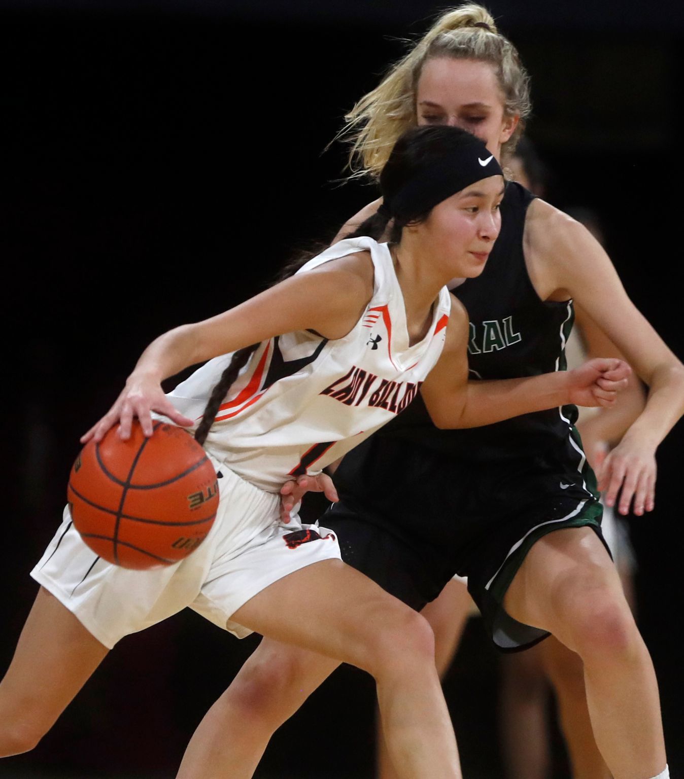 Hardin holds on to beat Billings Central, 44-41
